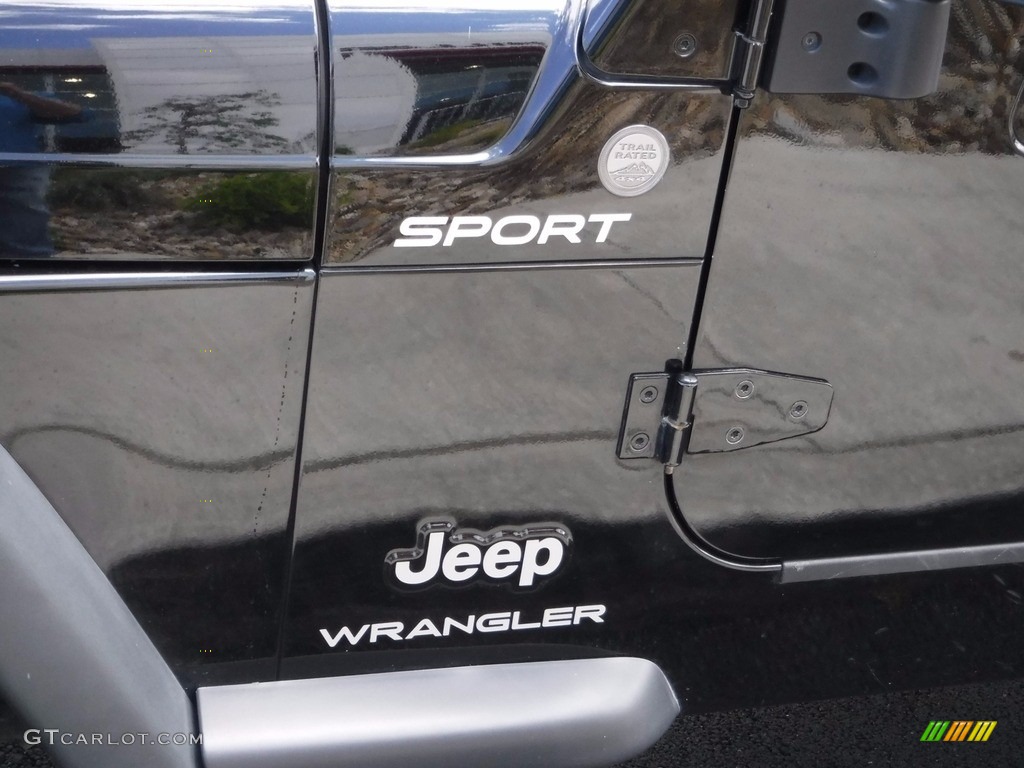 2004 Wrangler Sport 4x4 - Black / Dark Slate Gray photo #7