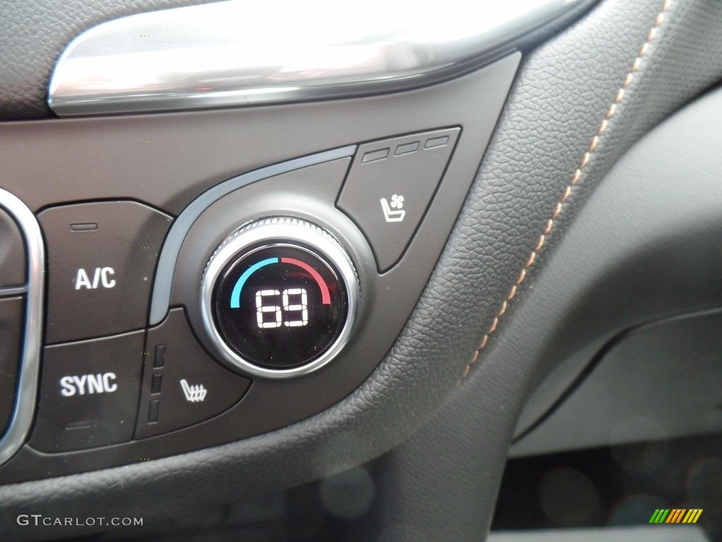2018 Chevrolet Equinox Premier AWD Controls Photo #120246561