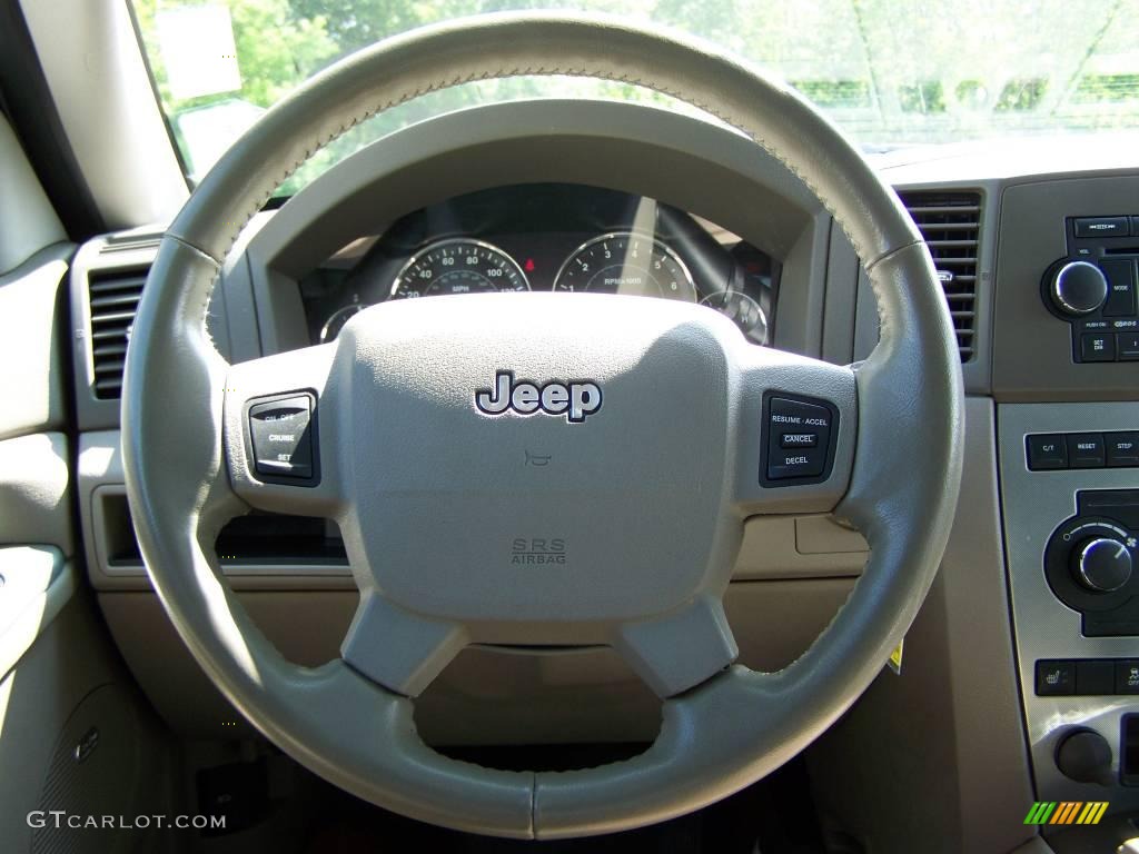 2007 Grand Cherokee Laredo 4x4 - Red Rock Crystal Pearl / Khaki photo #18