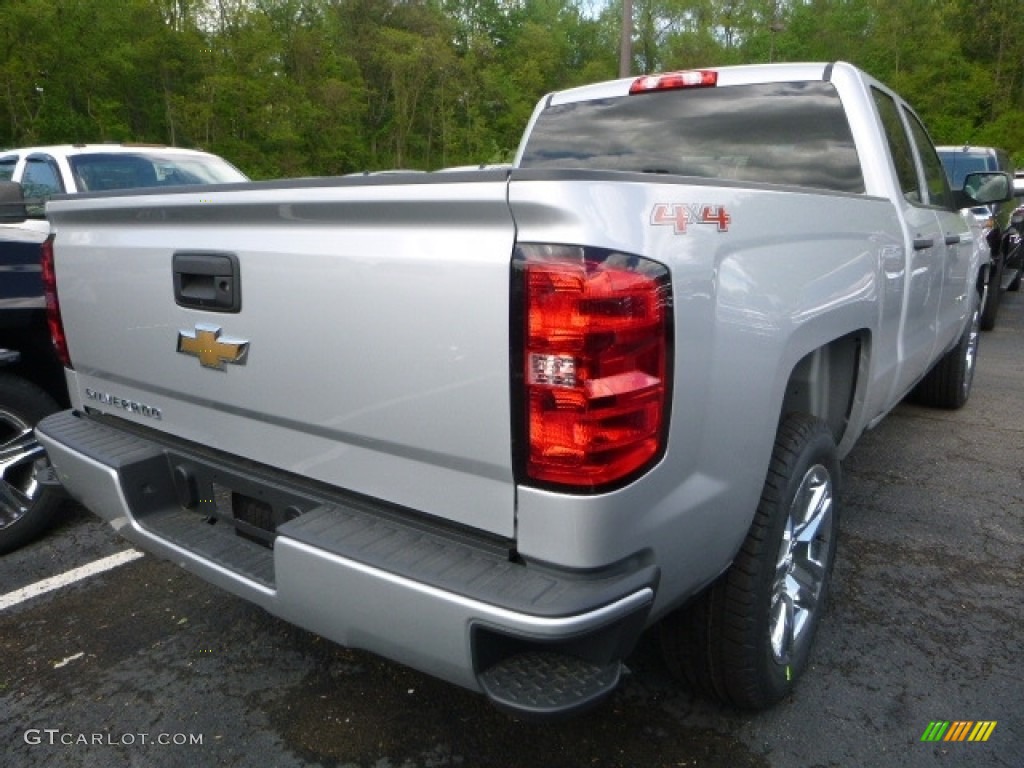 2017 Silverado 1500 Custom Double Cab 4x4 - Silver Ice Metallic / Dark Ash/Jet Black photo #4