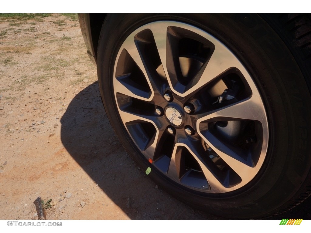 2017 Grand Cherokee Overland - Diamond Black Crystal Pearl / Black photo #3