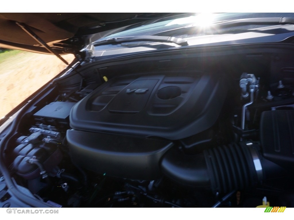 2017 Grand Cherokee Overland - Diamond Black Crystal Pearl / Black photo #7