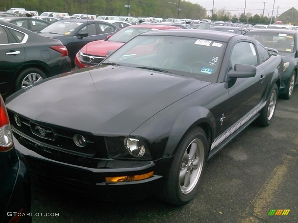 2006 Mustang V6 Premium Coupe - Black / Light Graphite photo #1