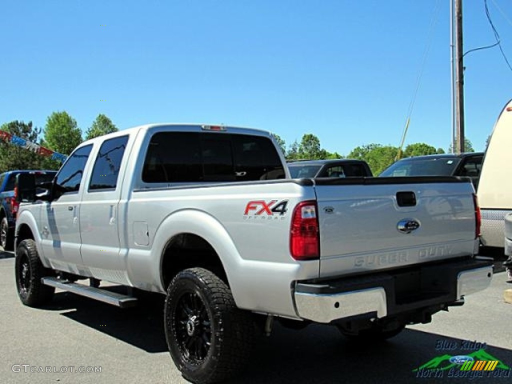 2016 F350 Super Duty Lariat Crew Cab 4x4 - Ingot Silver Metallic / Black photo #3