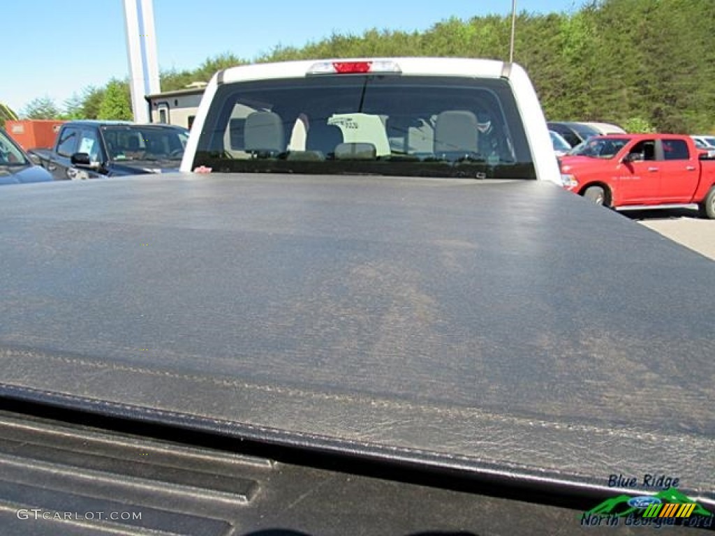 2016 F150 XL SuperCrew 4x4 - Oxford White / Medium Earth Gray photo #17