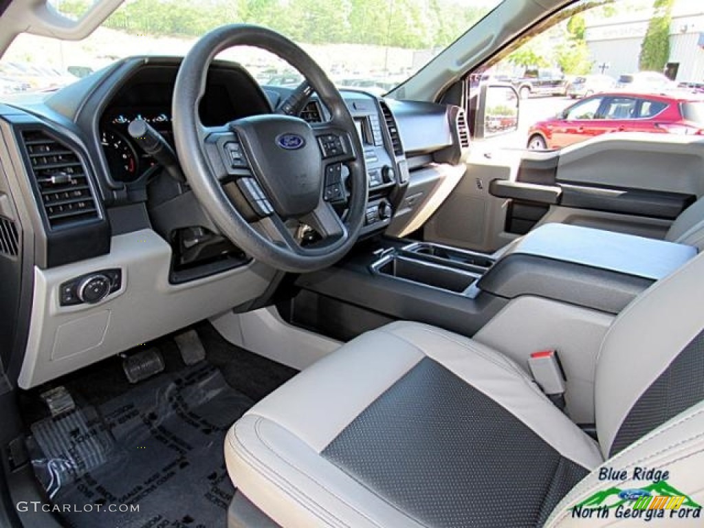 2016 F150 XL SuperCrew 4x4 - Oxford White / Medium Earth Gray photo #33