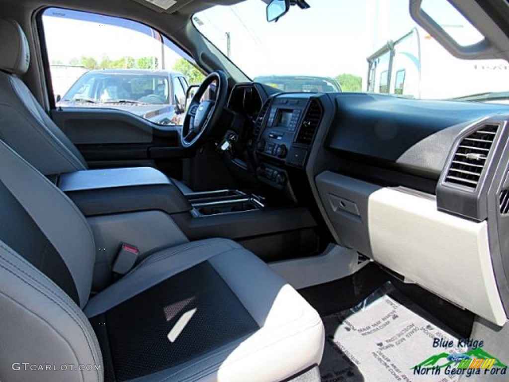 2016 F150 XL SuperCrew 4x4 - Oxford White / Medium Earth Gray photo #34