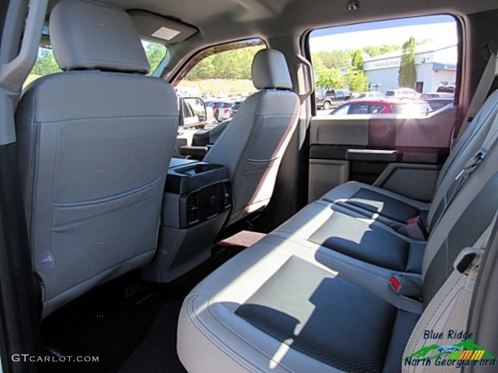 2016 F150 XL SuperCrew 4x4 - Oxford White / Medium Earth Gray photo #35