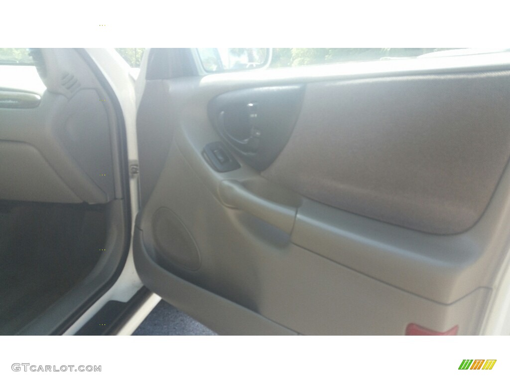 2002 Malibu LS Sedan - Bright White / Neutral photo #14