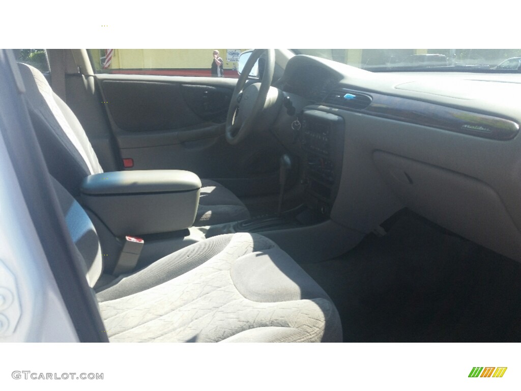 2002 Malibu LS Sedan - Bright White / Neutral photo #15