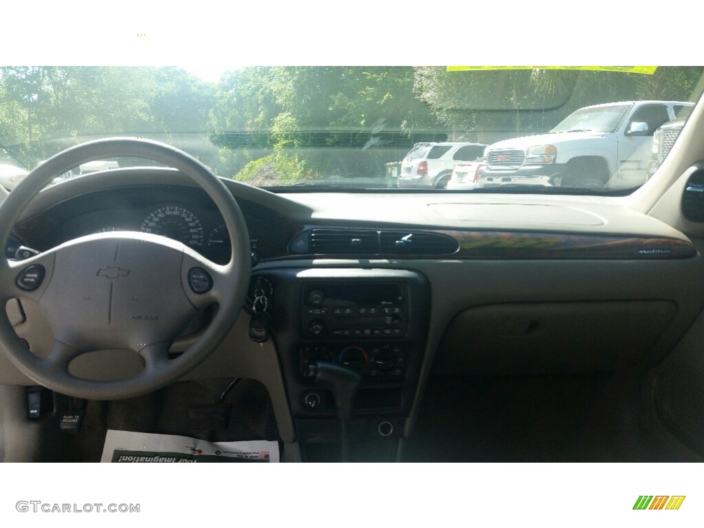 2002 Malibu LS Sedan - Bright White / Neutral photo #20