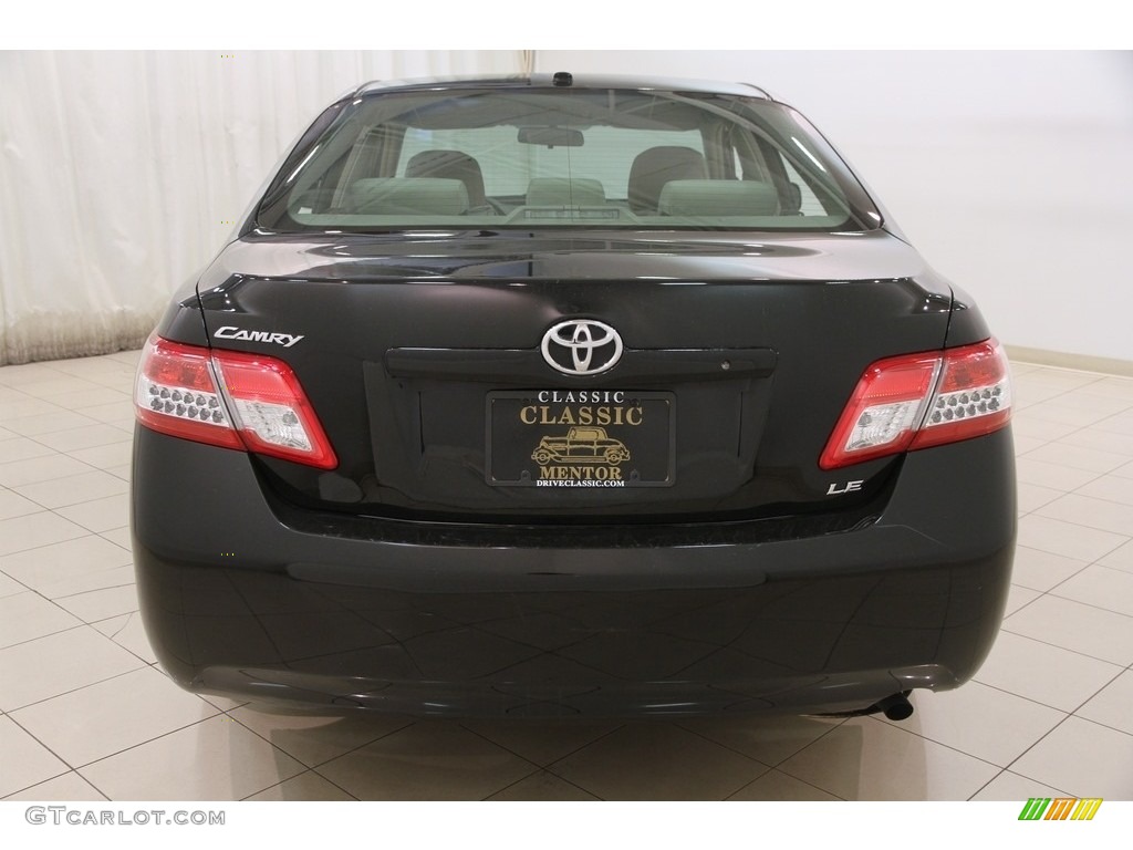 2011 Camry LE - Black / Bisque photo #16