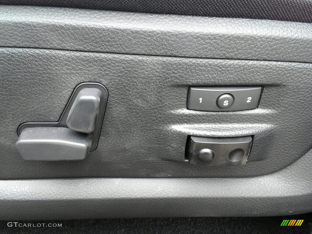 2017 Ram 2500 Laramie Mega Cab 4x4 Controls Photo #120270801