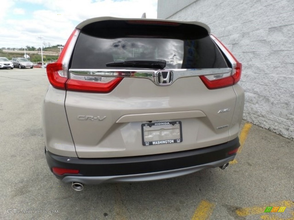 2017 CR-V Touring AWD - Sandstorm Metallic / Ivory photo #7