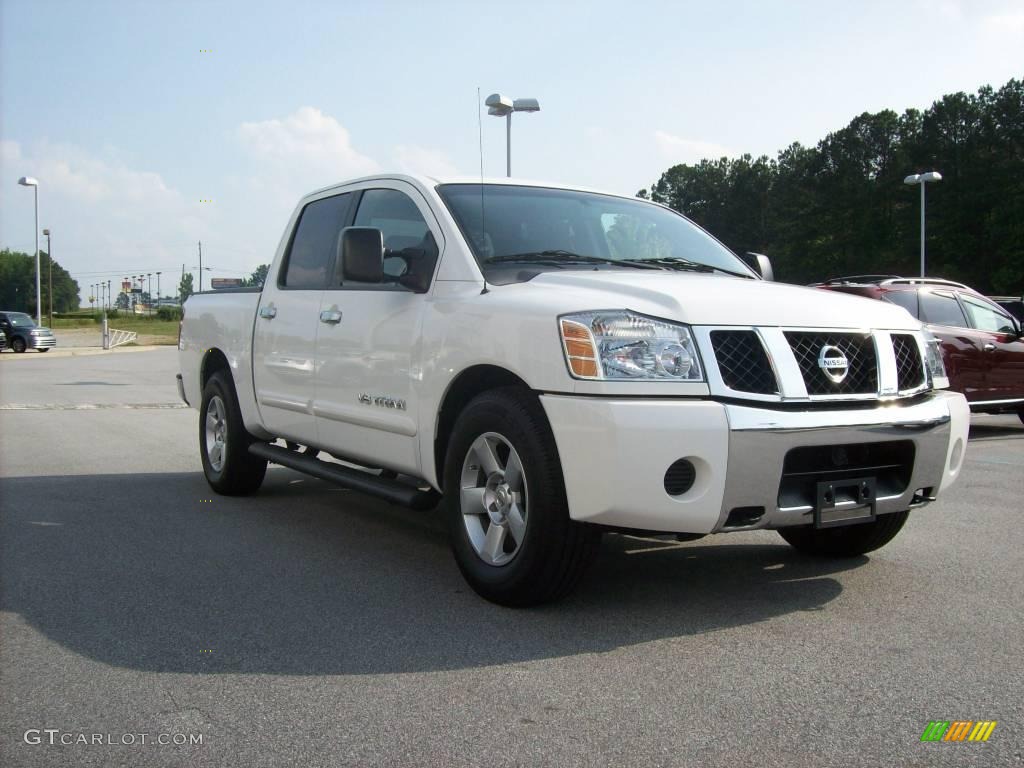 2007 Titan SE Crew Cab - White / Graphite Black/Titanium photo #8