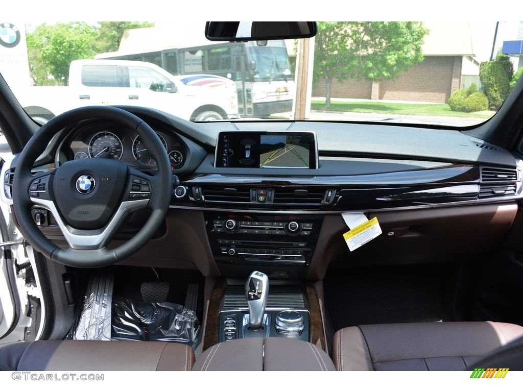 2017 BMW X5 xDrive35i Mocha Dashboard Photo #120274252