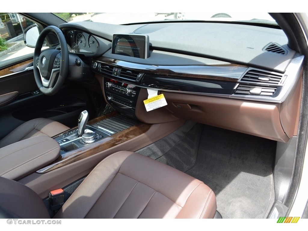 2017 BMW X5 xDrive35i Mocha Dashboard Photo #120274599