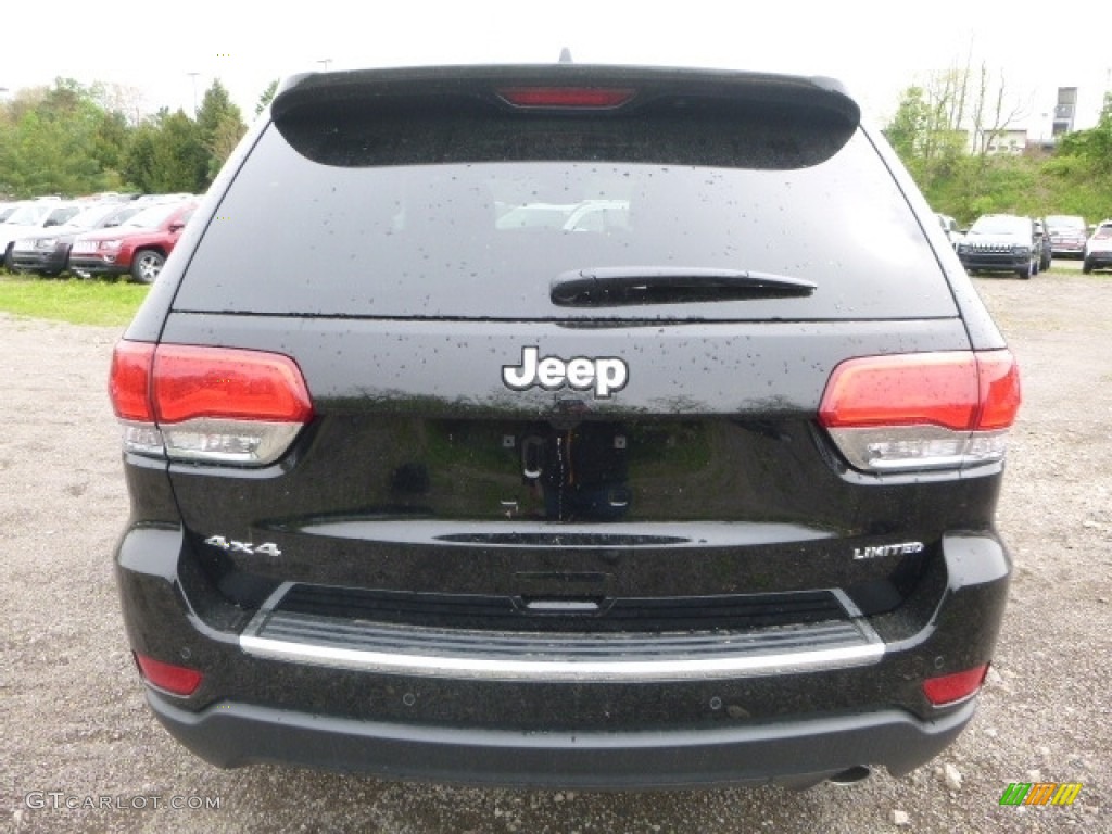 2017 Grand Cherokee Limited 4x4 - Diamond Black Crystal Pearl / Black photo #4