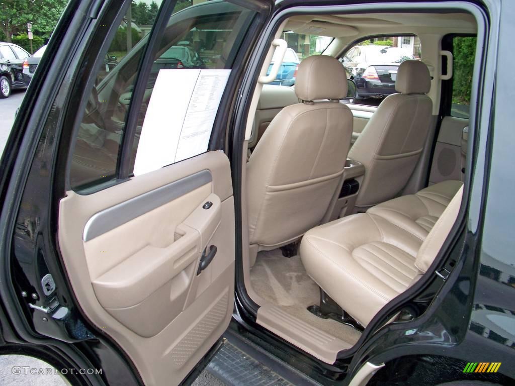 2005 Mountaineer V8 AWD - Black / Medium Dark Parchment photo #14