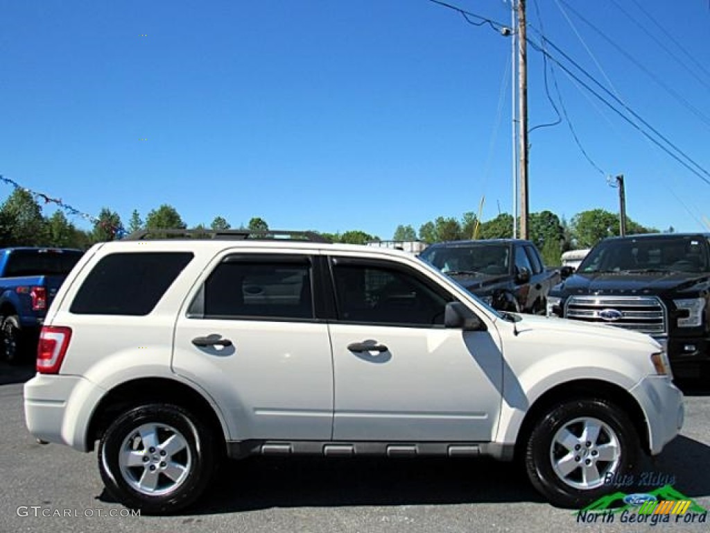 2009 Escape XLT V6 4WD - Oxford White / Camel photo #6