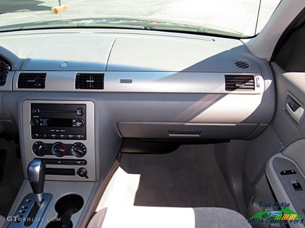 2006 Five Hundred SE - Dark Blue Pearl Metallic / Shale Grey photo #18