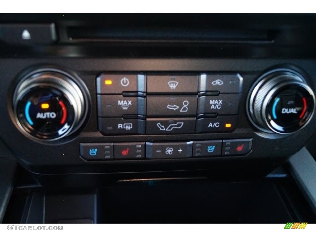 2017 Ford F150 SVT Raptor SuperCrew 4x4 Controls Photo #120288470