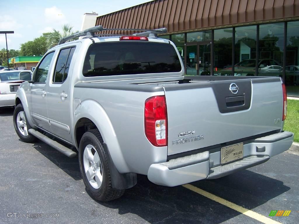 2006 Frontier LE Crew Cab - Radiant Silver / Steel photo #14
