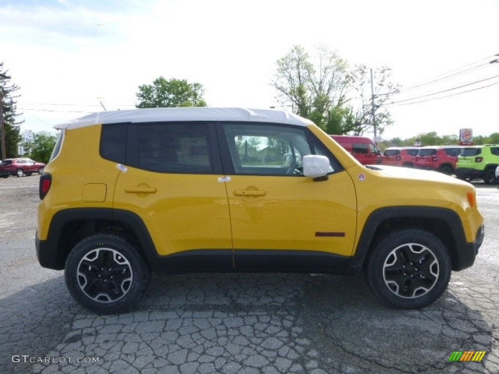 2017 Renegade Trailhawk 4x4 - Solar Yellow / Black photo #6