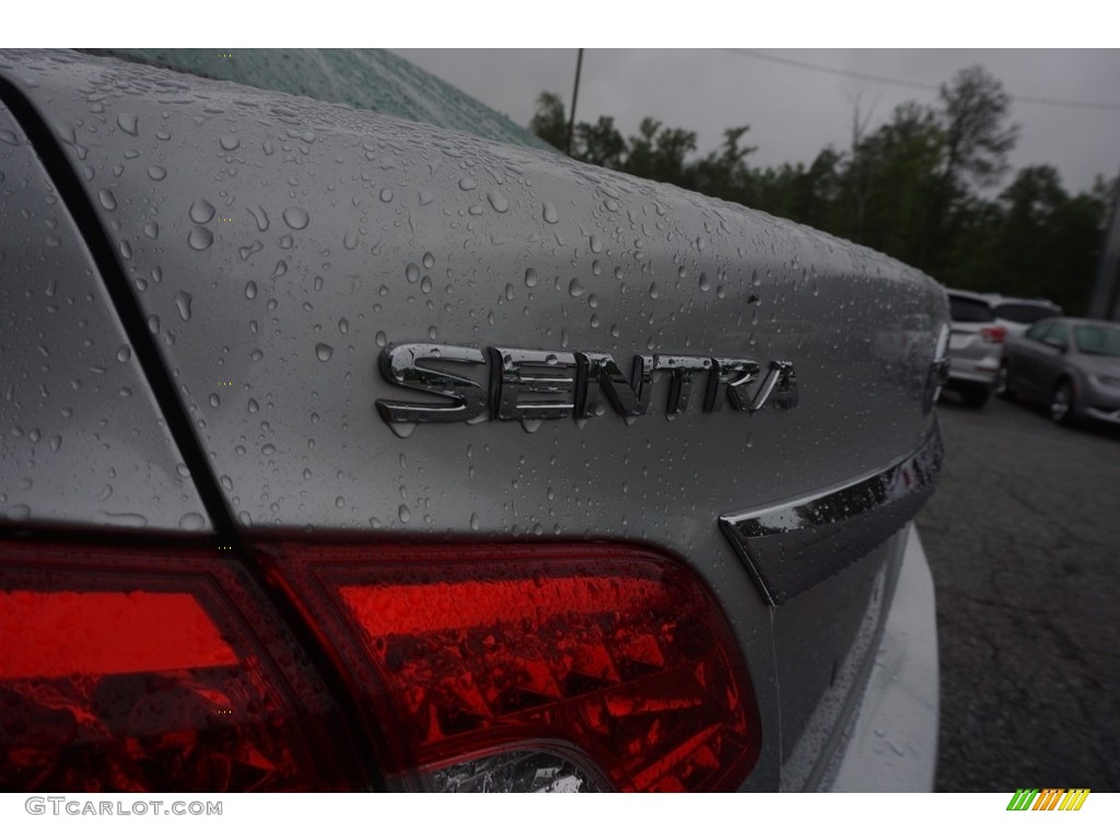 2017 Sentra S - Brilliant Silver / Charcoal photo #14
