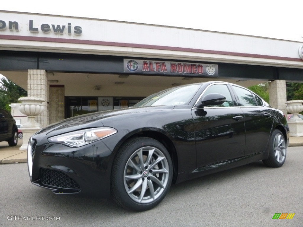 2017 Giulia AWD - Vulcano Black Metallic / Black photo #2