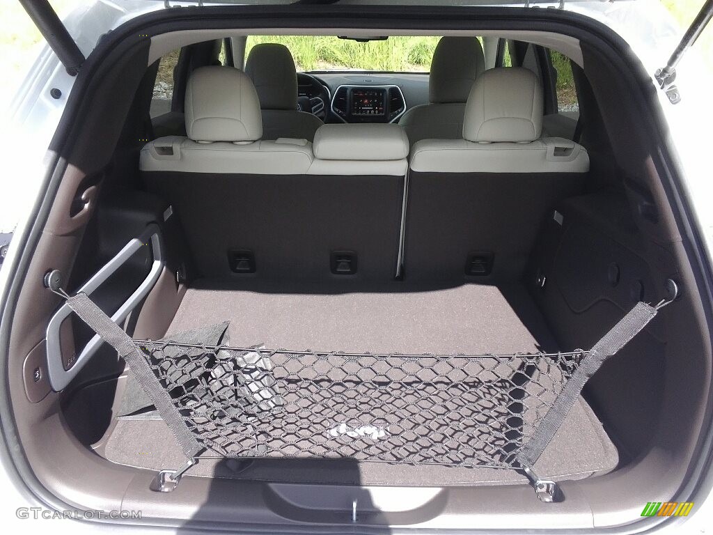 2017 Jeep Cherokee Overland 4x4 Trunk Photo #120298957
