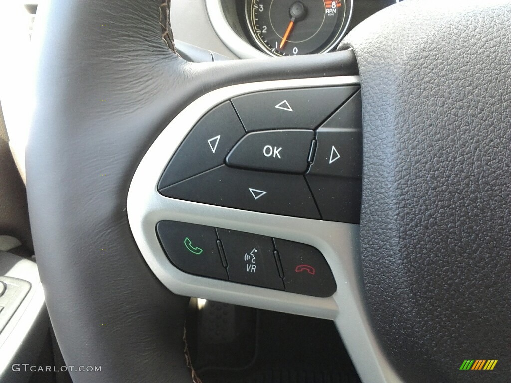2017 Jeep Cherokee Overland 4x4 Controls Photo #120299099
