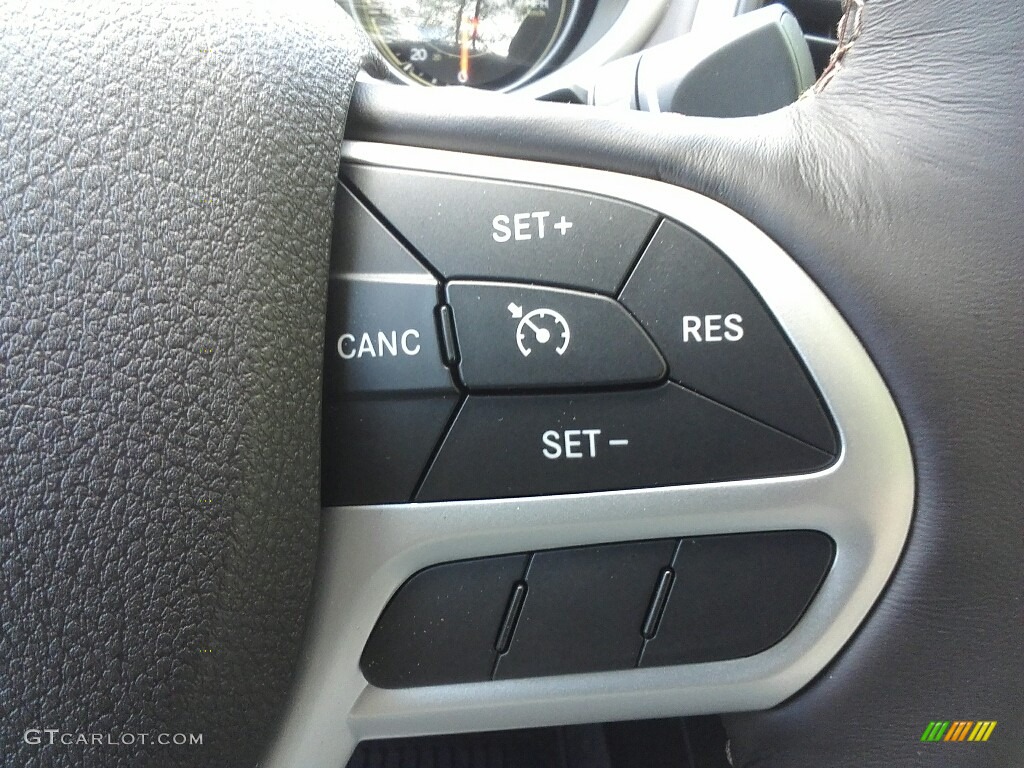 2017 Jeep Cherokee Overland 4x4 Controls Photo #120299126