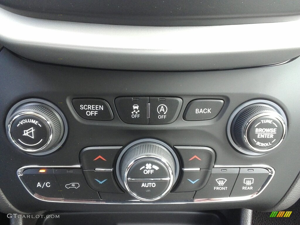 2017 Jeep Cherokee Overland 4x4 Controls Photo #120299270