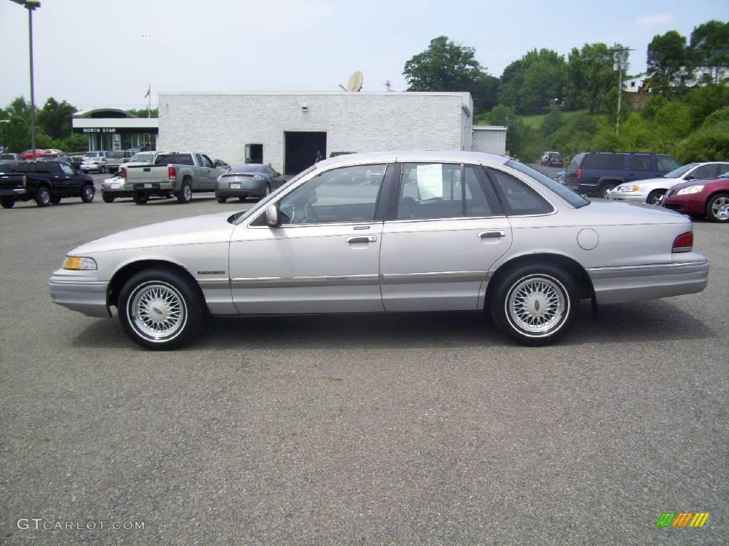 1992 Crown Victoria LX - Titanium Frost Metallic / Charcoal photo #2