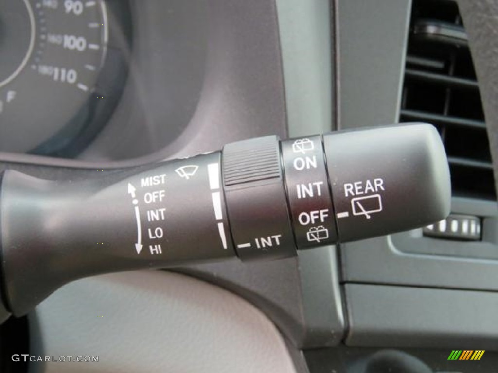 2017 Toyota Sienna L Controls Photos