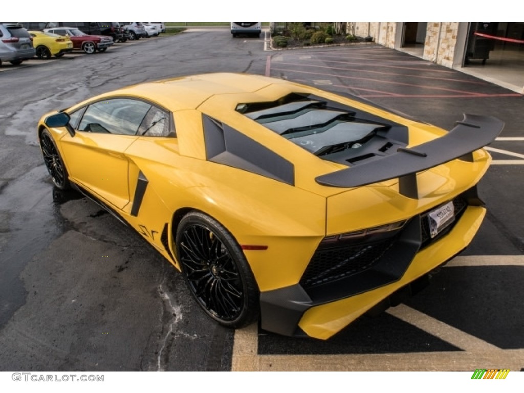 New Giallo Orion 2017 Lamborghini Aventador LP750-4 Superveloce Coupe Exterior Photo #120325357