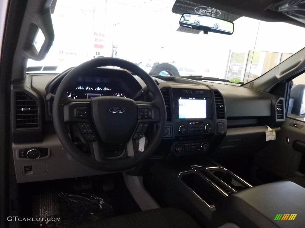 2017 F150 XL SuperCrew 4x4 - Oxford White / Black photo #9