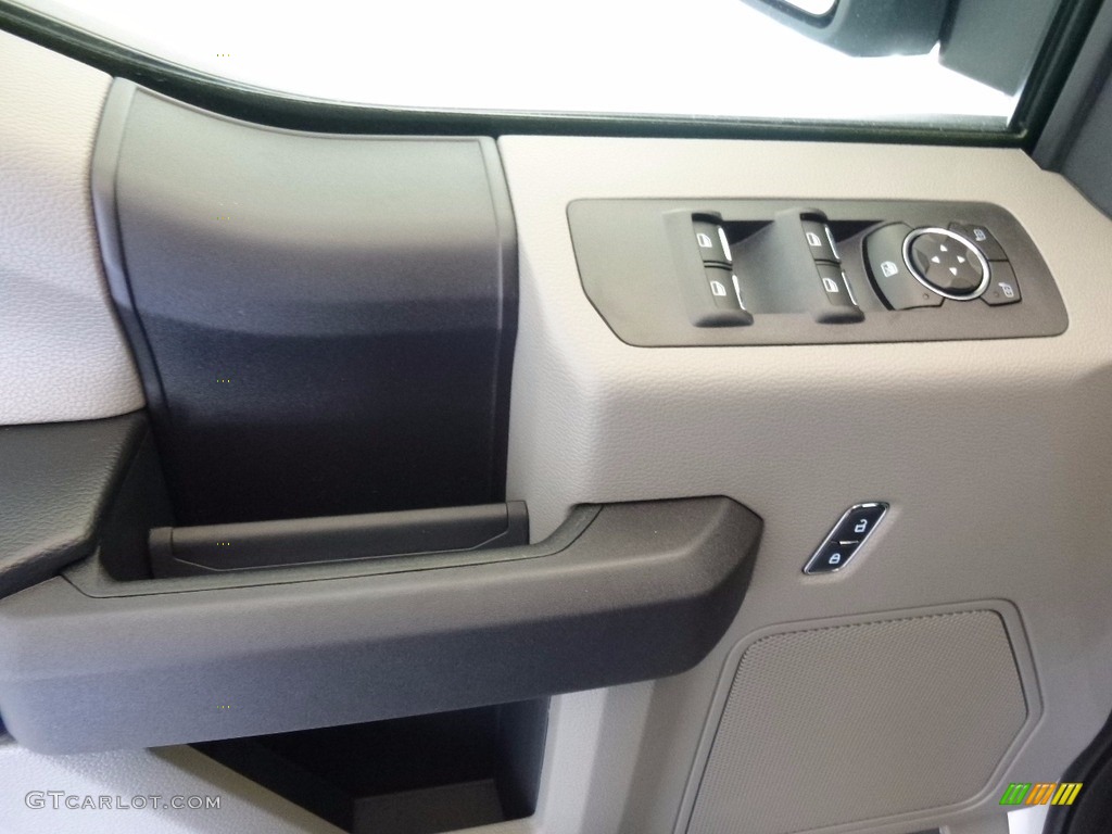 2017 F150 XL SuperCrew 4x4 - Oxford White / Black photo #10