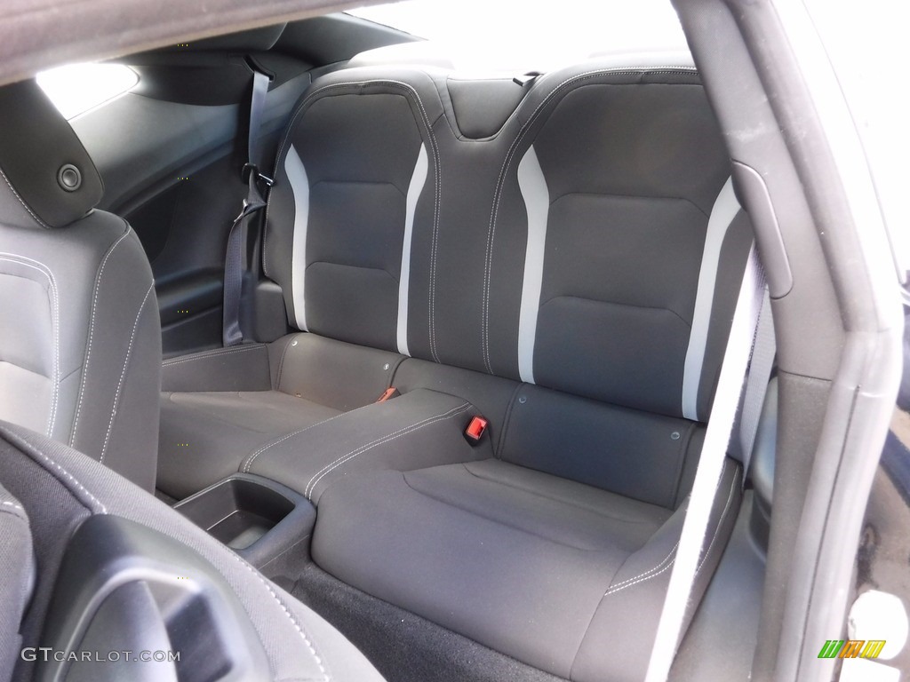 2017 Chevrolet Camaro SS Coupe Rear Seat Photos