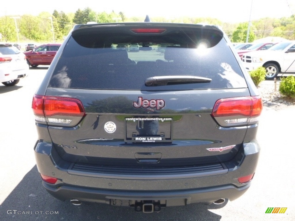 2017 Grand Cherokee Trailhawk 4x4 - Rhino / Black photo #4