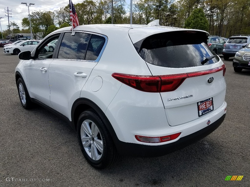 2017 Sportage LX - Snow White Pearl / Black photo #11