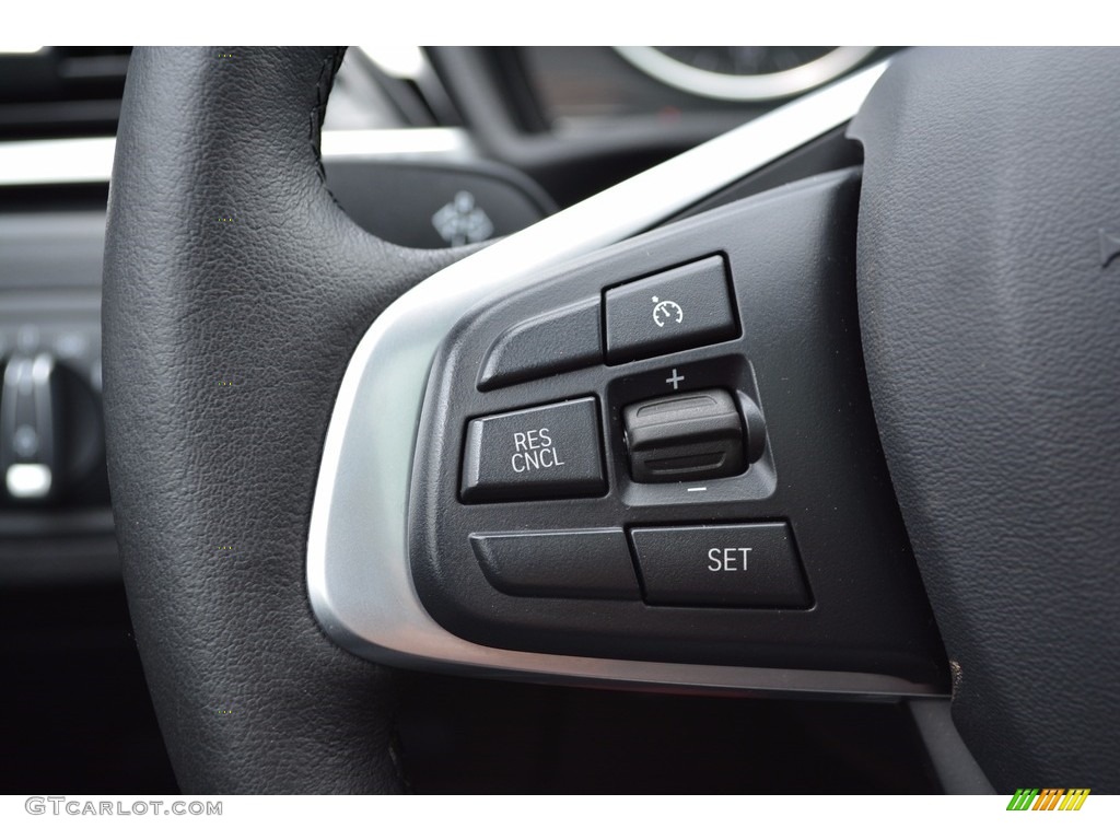 2017 BMW X1 xDrive28i Controls Photo #120345622