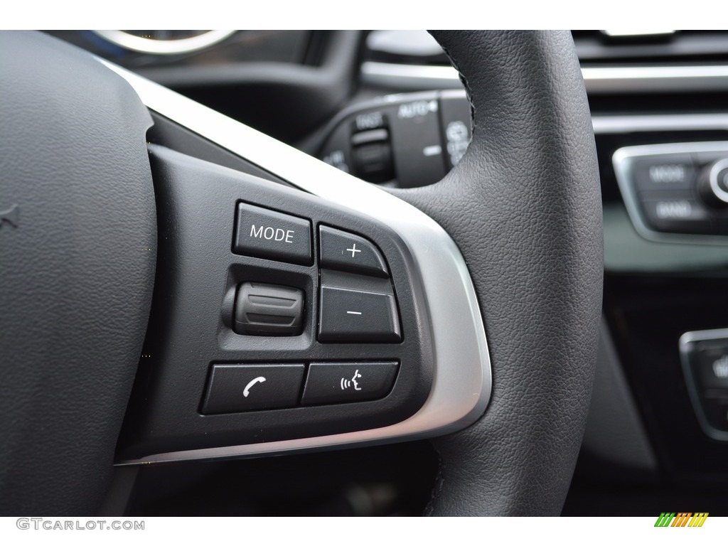 2017 BMW X1 xDrive28i Controls Photos