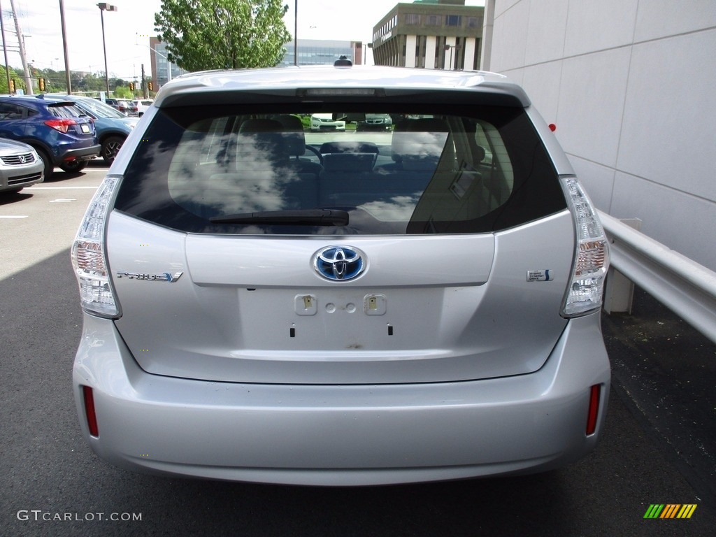 2014 Prius v Two - Classic Silver Metallic / Misty Gray photo #5