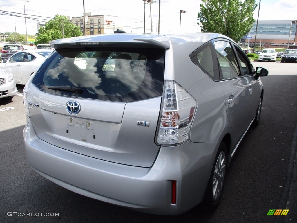 2014 Prius v Two - Classic Silver Metallic / Misty Gray photo #6