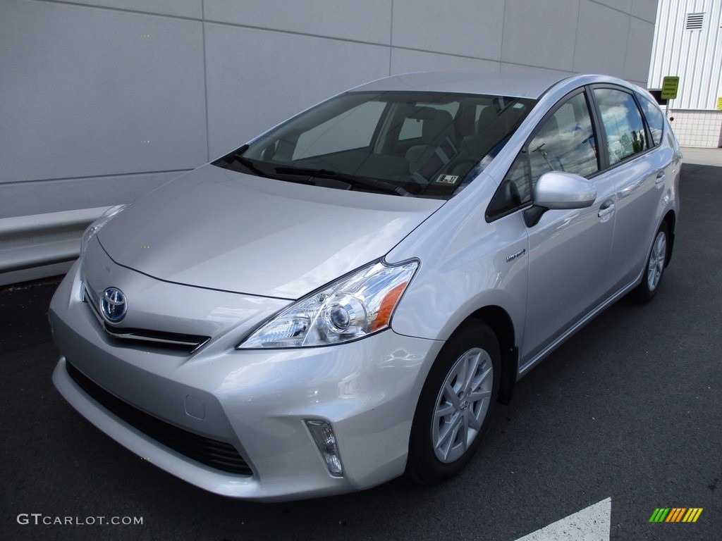 2014 Prius v Two - Classic Silver Metallic / Misty Gray photo #10
