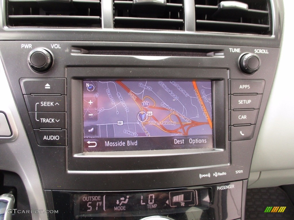 2014 Prius v Two - Classic Silver Metallic / Misty Gray photo #15