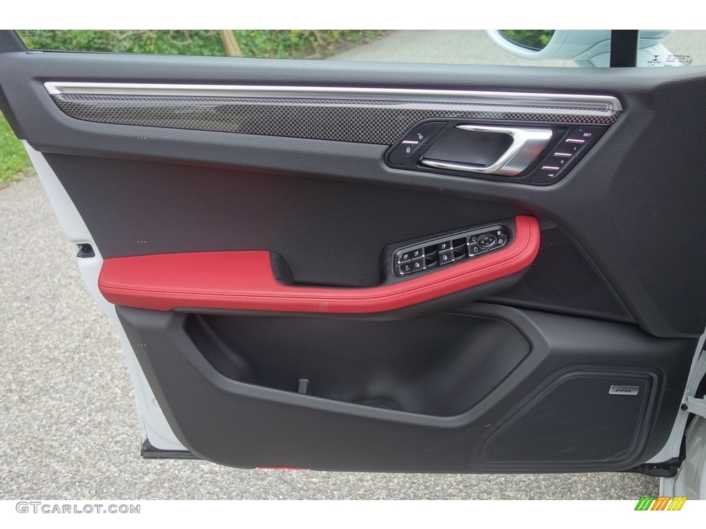2017 Porsche Macan GTS Black/Garnet Red Door Panel Photo #120346954