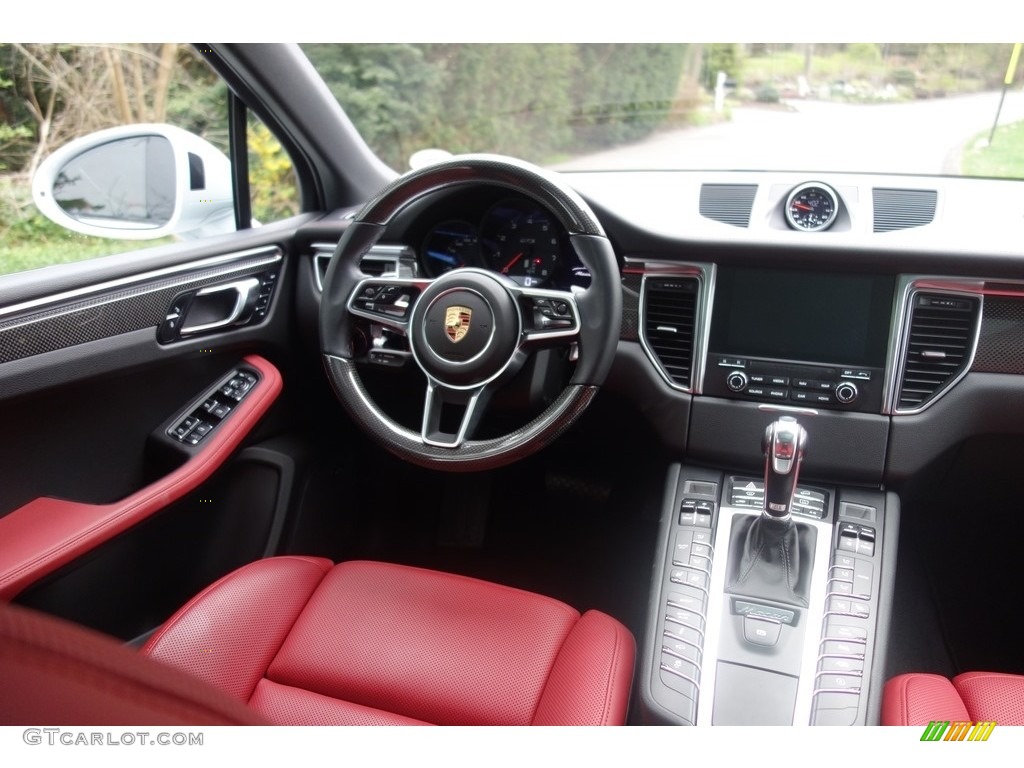 2017 Porsche Macan GTS Black/Garnet Red Dashboard Photo #120346975